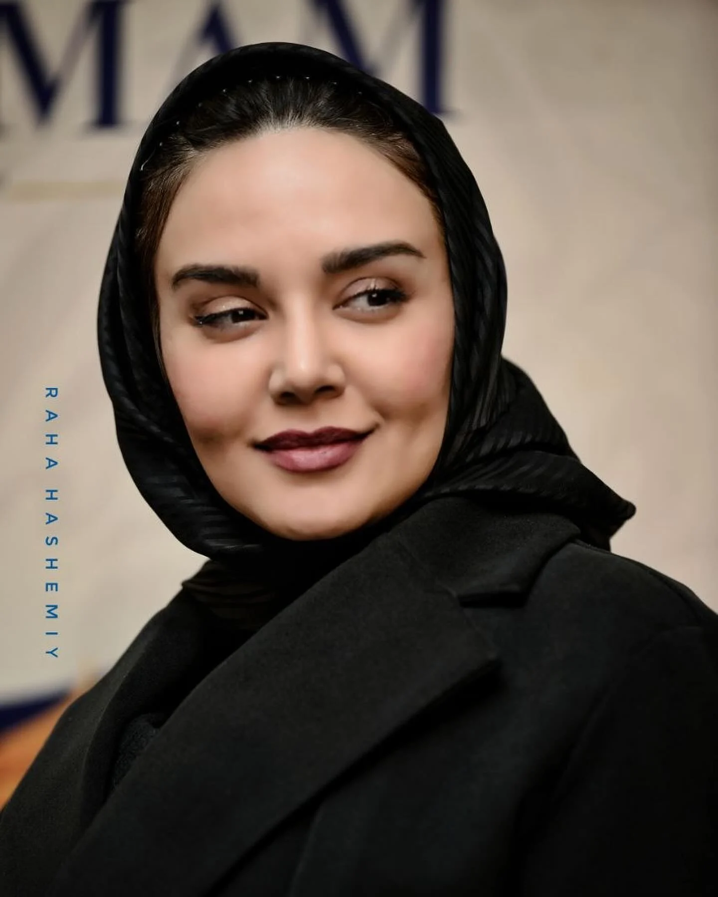 استایل ندا قاسمی «شیرین» سریال نون خ در یک جشنواره